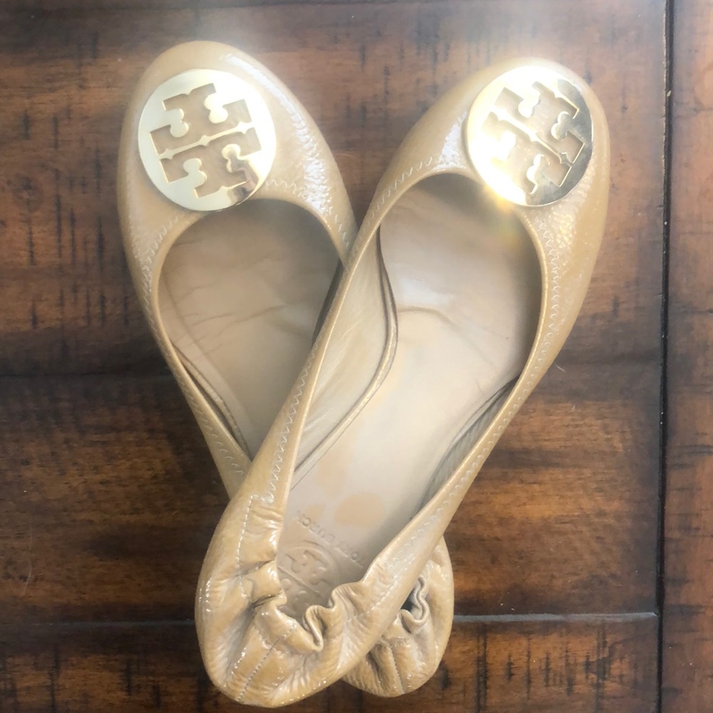 SOLD - Tory Burch tan flats